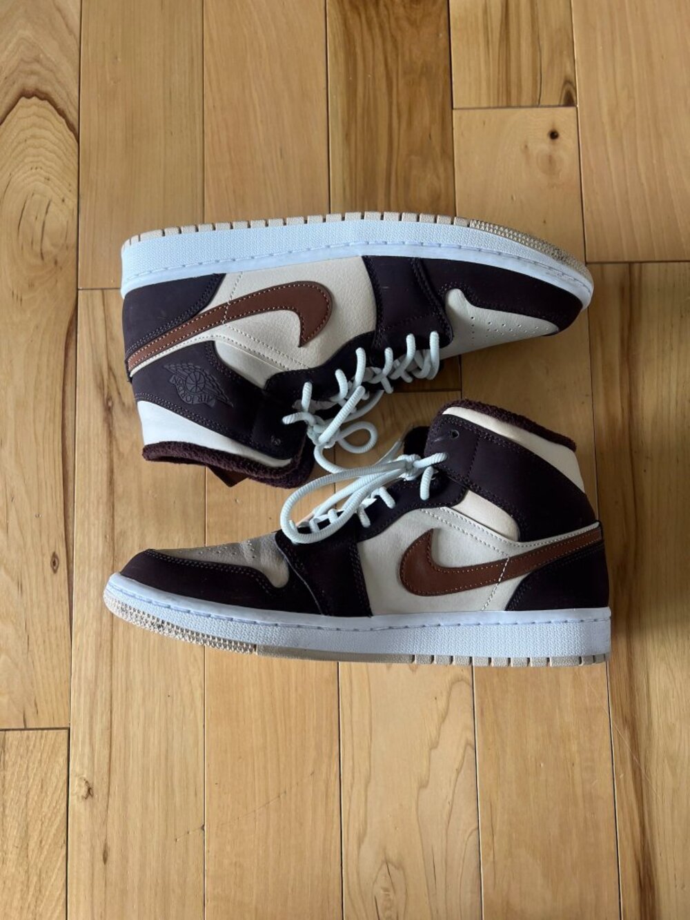 Nike Air Jordan 1 Mid Womens Size 9 Brown Cream Fleece Lined DO6699-200